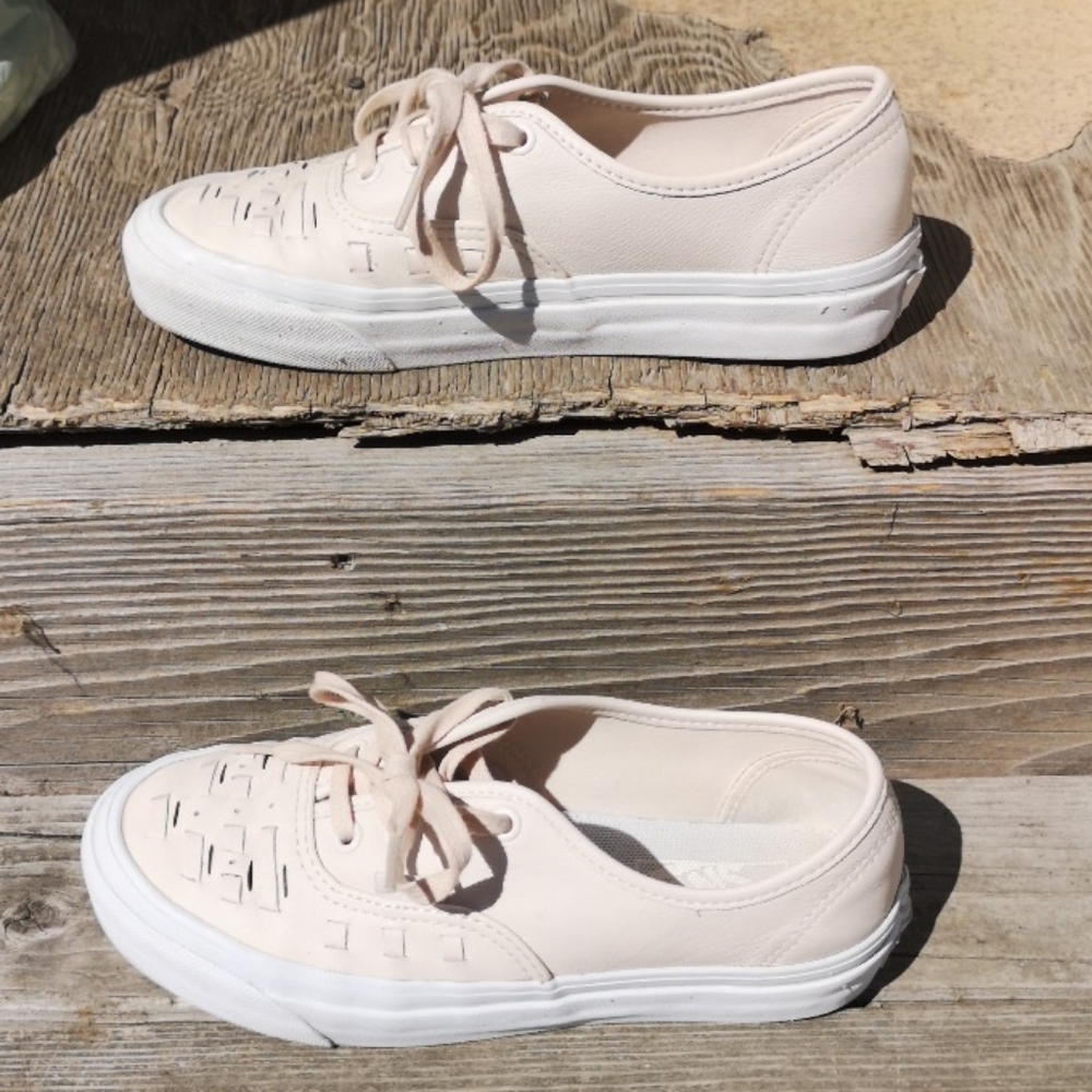 VANS - Picture 2 of 4